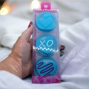 Makeup Blender Sponge 3pc ❤️ Blue Heart Shaped Cupcake Sweet Girlfriend Gift 🎁